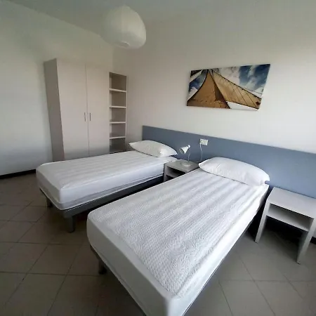 Apartamento 3-bedroom Beachfront In The Pineta Area *