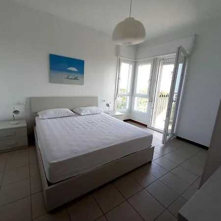 3-bedroom Beachfront In The Pineta Area Daire Lignano Sabbiadoro